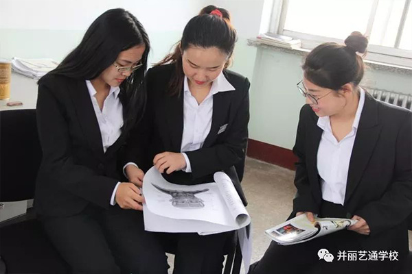 教研中老师各抒已见