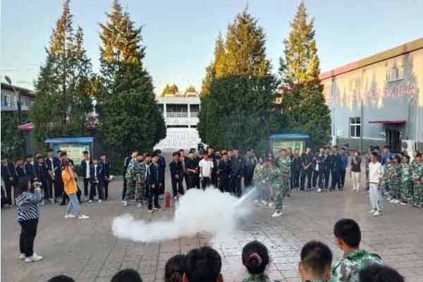 并丽艺通学校消防、地震安全演练